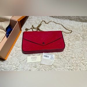 LV Félicie Pochette no sign of use. Perfect condition ❤️